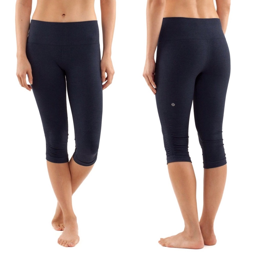 HOLD Lululemon In The Flow Inkwell Crop Leggings - Picture 1 of 8